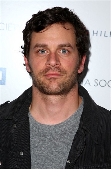 Том Эверетт Скотт (Tom Everett Scott)